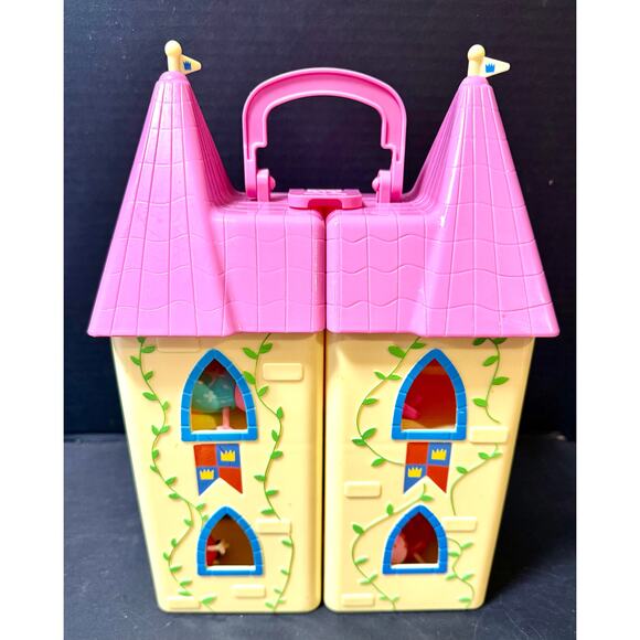 Peppa Pig Peppa's Princess Castle Deluxe Playset 4 royal figures bed chairs - Picture 7 of 8